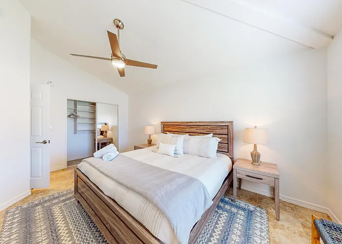 Holiday home Piestewa Getaway *